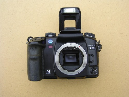 Konica Minolta DYNAX 7D 6.1MP Digitalkamera - Schwarz - Bild 2 von 7