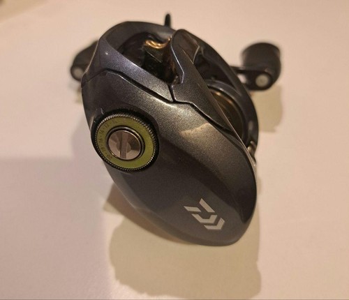 DAIWA ZILION SV TW XXH Baitcasting Reel TWS 9.3:1 Right Handle Gray - Picture 3 of 5