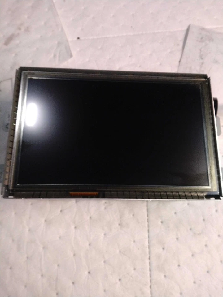 Pantalla de infoentretenimiento central delantera usada se adapta a: Land Rover Range Rover Sport D 2015 Foto 3 de 4