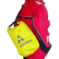 Aquapac 733 TrailProof Drybag- 15L Green with shoulder strap