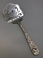 Princess (Hand Chased) by Stieff sterling silver large Tomato / Flat Server 9.25