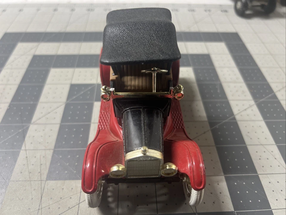 Banco de monedas de juguete para camión The Texas Company con réplica de llave Ford 1918 modelo T #2888 ERTL Foto 2 de 4