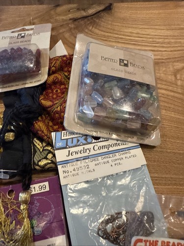 Group Lot Of Assorted Jewelry Bead Beads Crafting Lot Group Lot Charms Etc - Picture 18 of 19