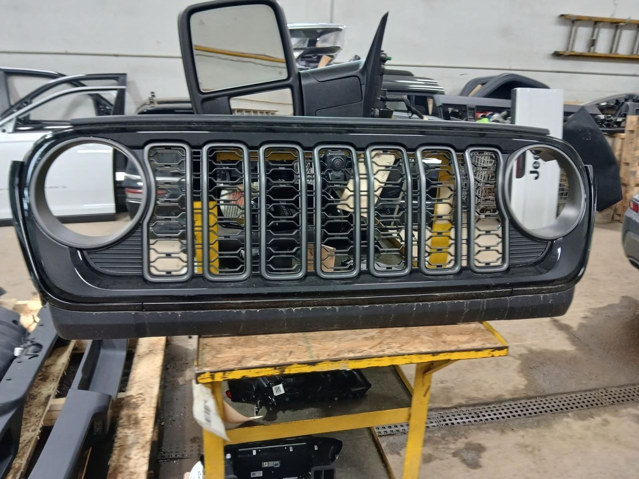 Grille 68457102AA Fits 21-26 Jeep Wrangler w/grille inserts w/camera 3178532