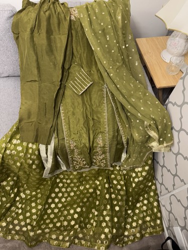 Organza Lehnga For Asian Wedding - Picture 10 of 13
