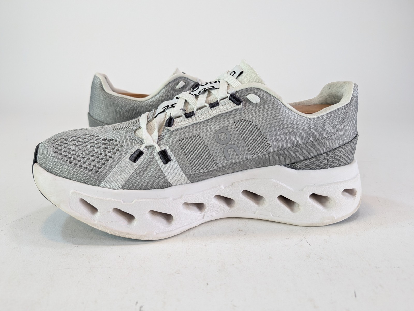 On Cloudeclipse Womens 9 Gray Silver Running Shoe… - image 6