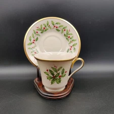 Lenox Christmas Holidays Holly & Berries Set of Cup & Saucer USA Dimension