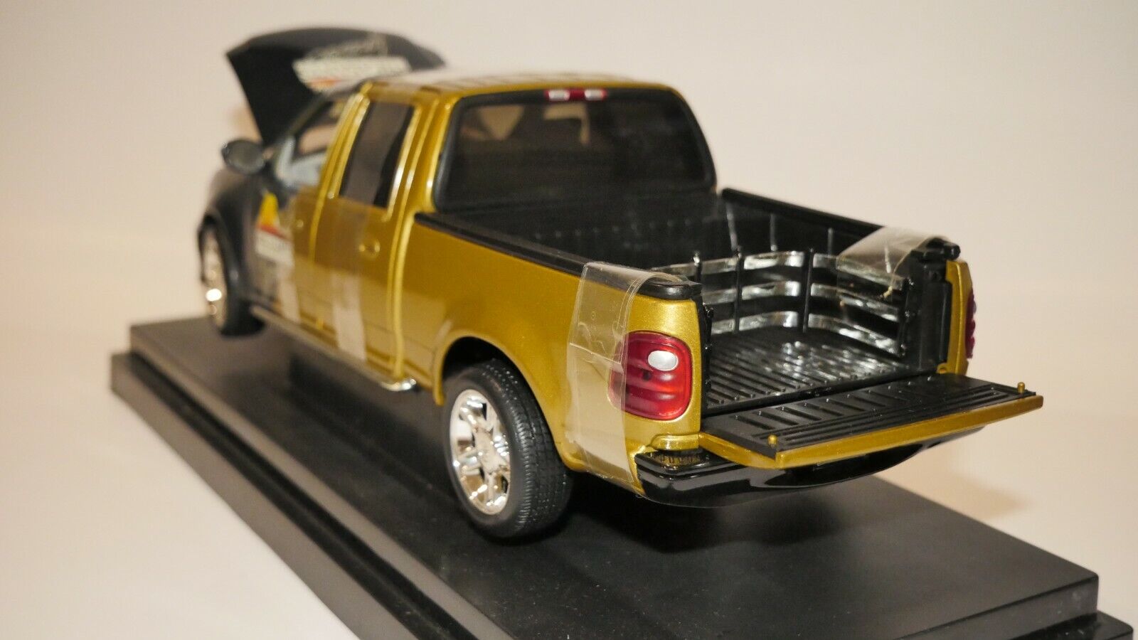 Picture 4 of 11