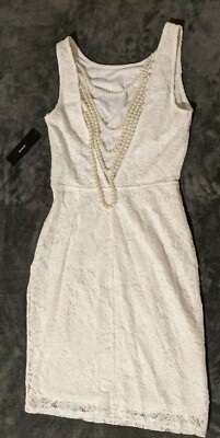 Robe Lulus Blanche Dos Nu Et Lacets - Dos Ouvert - Taille Small - Longueur Mini - Parfaite Pour Soirée