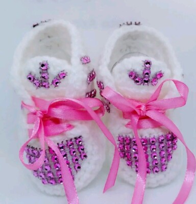 BABY HÄKELSCHUHE DEIN BABY NAME SNEAKER HANDMADE SNEAKER ROSA PERLEN