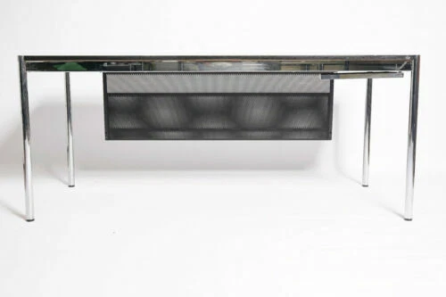 USM Büro-Schreibtische