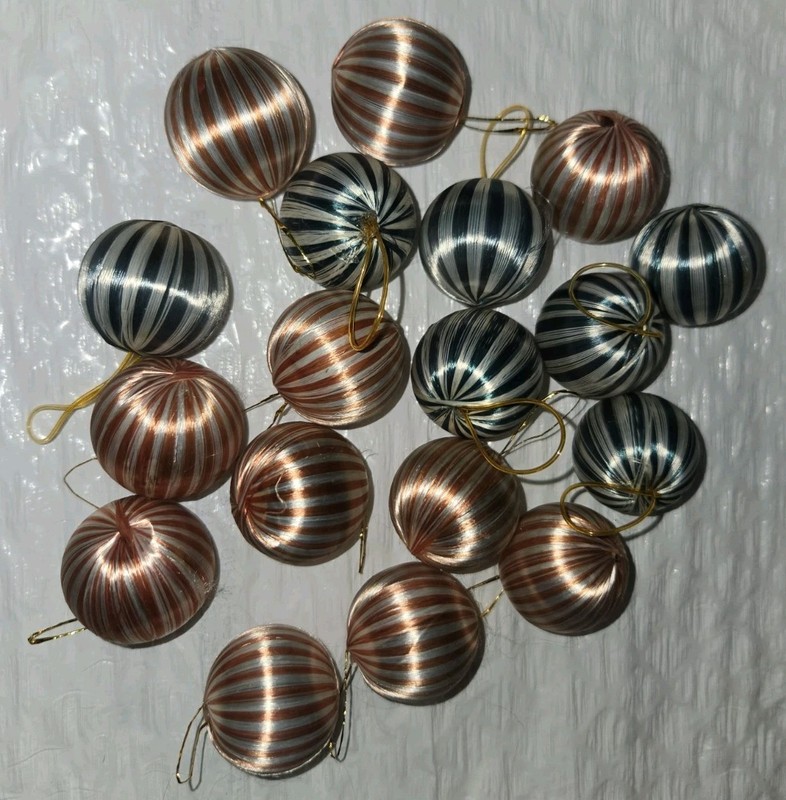 Vintage 1 Inch Striped Sateen Christmas Ornaments Lot Of 18 Red And Green 