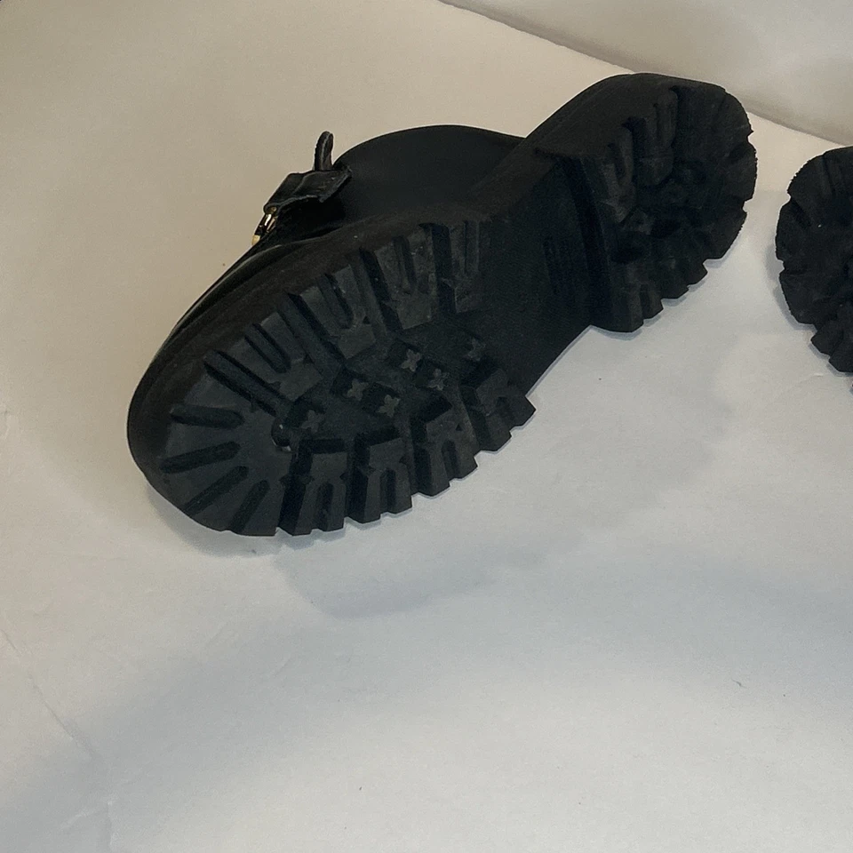 Mulas Steve Madden negras doradas con hebilla para niñas talla 6,5 Foto 3 de 4