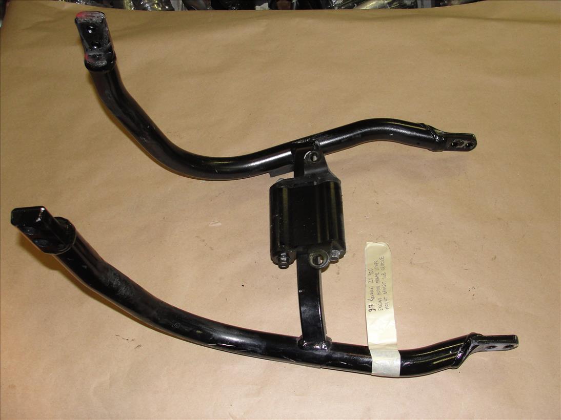 97 KAWASAKI ZX 900 B ENGINE MOTOR FRAME LOWER MOUNT BRACKET