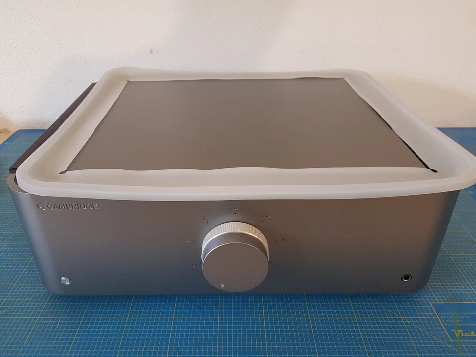 Cambridge Audio EDGE A Premium Voll­ver­stär­ker 100W 8Ohm /200W 4Ohm UR _24.5_5 - Bild 2 von 4