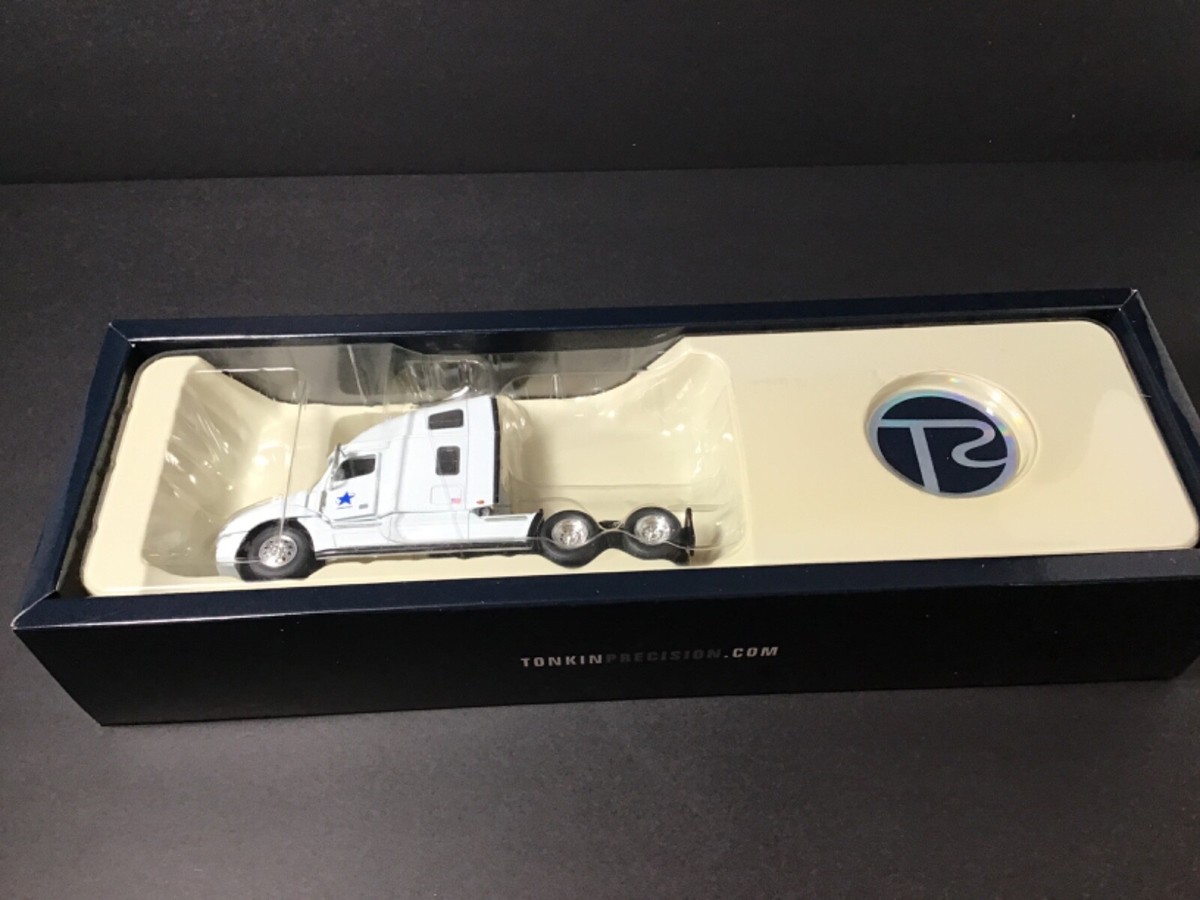 Tonkin Replicas Freightliner Columbia Sleeper Cab Landstar Tractor