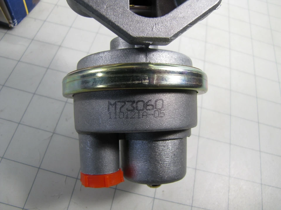 Bomba de combustible Napa B-0076-P para Dodge D350 D250 W250 W350 *Sin junta* NUEVA Foto 3 de 4