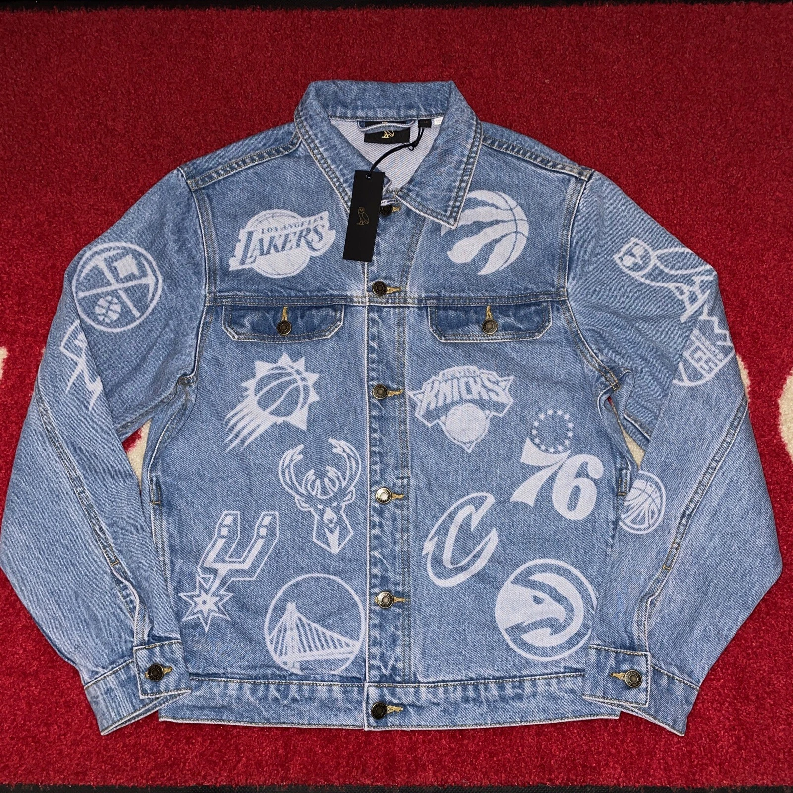 *VENTE* OCTOBERS TRÈS PROPRE OVO x NBA TEAM ICÔNES DENIM VESTE SUPREME BAPE LEVIS XS