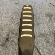 2005 04-05 KX250F 04-06 RM-Z250 COMPLETE SEAT ASSEMBLY GRIPPER COVER PAN BASE