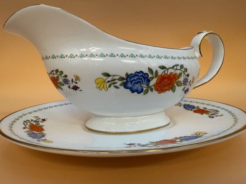 Vintage Aynsley Bone China England Famille Rose Gravy Boat with Underplate - Picture 2 of 13