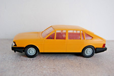 AUDI 100 AVANT LSE - RARE  1: 25th SCALE MOTORISED PULL ALONG  PLASTIC MODEL