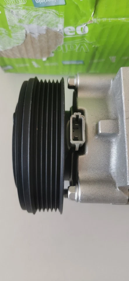Valeo AirCon Compressor Fits Ford Galaxy/Scorpio/Mondeo/Cougar/Transit 1018267 - Image 4 of 4