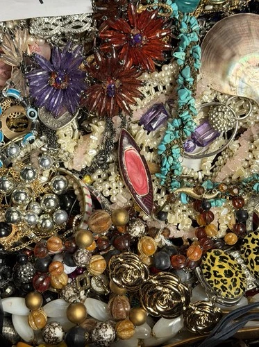 Huge 18 Pound Vintage to Now Costume Jewelry Good Use Wear Sell Craft Lot# GB9