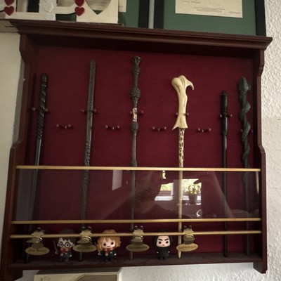 Harry Potter Zauberstab-Sammlung in Vitrine/Display zur Wandmontage