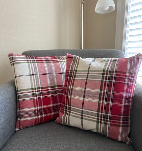 Juego de 2 almohadas a cuadros hechas a mano con cremallera decoración festiva navideña Foto 2 de 4