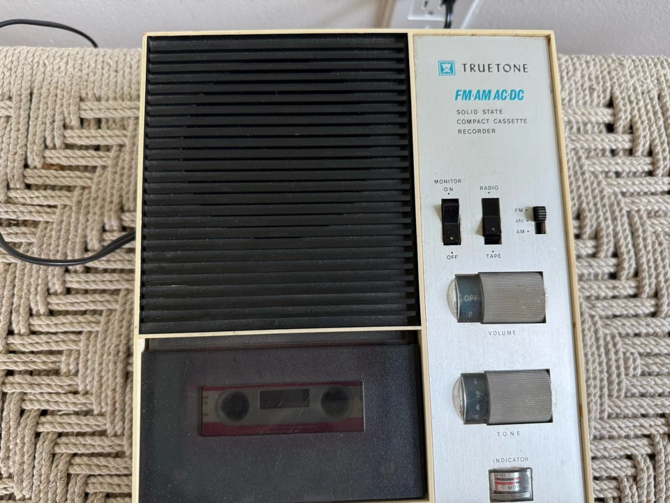 🍊Винтажный твердотельный кассетный плеер/рекордер радио Truetone | ВКЛЮЧАЕТСЯ! - Изображение 4 из 4