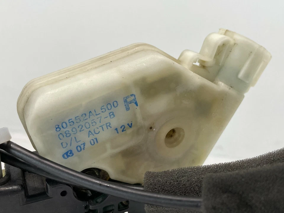 Actuador de pestillo de cerradura de puerta lateral derecha trasera Infiniti G35 2003-2004 OEM, 80552AL500 Foto 3 de 4