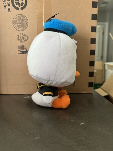 Funko! Donald Duck 90th Anniversary - 1938 Donald Duck 7-Inch Plush - Picture 3 of 7