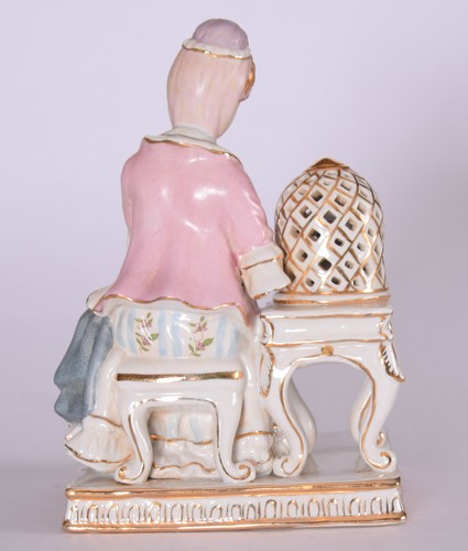 Figura de porcelana observando un pájaro, dama, jaula de pájaro, mujer - Imagen 6 de 6