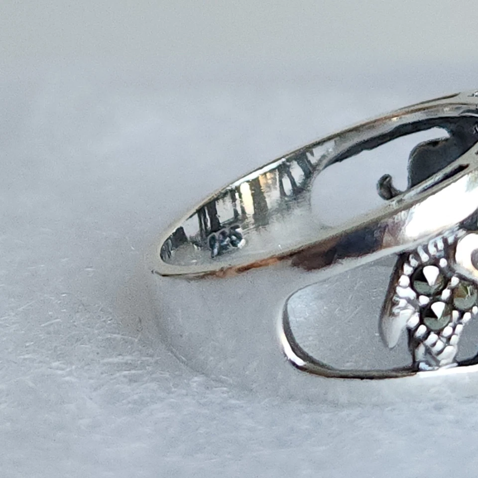 Vintage Sterling Silver Marcasite Lucky Elephants Band Ring | Unisex | Size 8 - Image 4 of 4