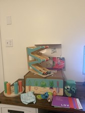 Lovevery The Adventurer Play Kit Months 16, 17, 18 Montessori Toys Almost Complt