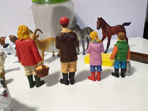 ELC / AAA Set of farm animal figures & farmer family figures with original tub - Picture 3 of 17