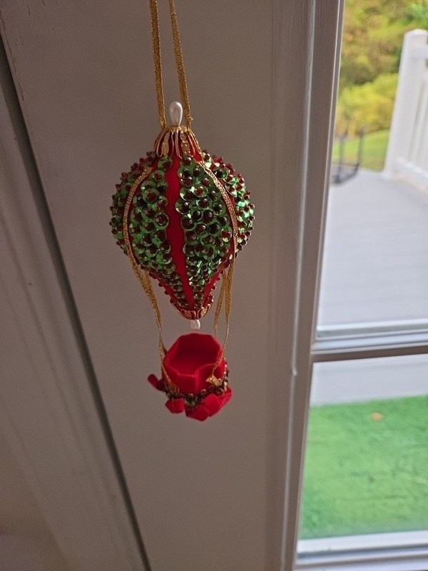 VTG 1970s Push Pin Beaded Sequin Hot Air Balloon Santa Christmas Ornament VGUC
