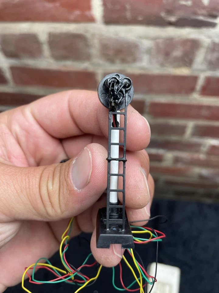 Model Power N Scale TARGET SIGNAL 8572 & Additional Signal - Image 4 of 4