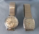 2 Vintage Timex Q Men's Quartz Wristwatches Untested