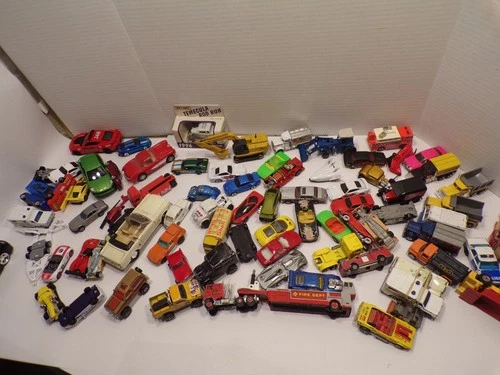 Huge lot of Vintage Hot Wheels/Matchbox cars various years