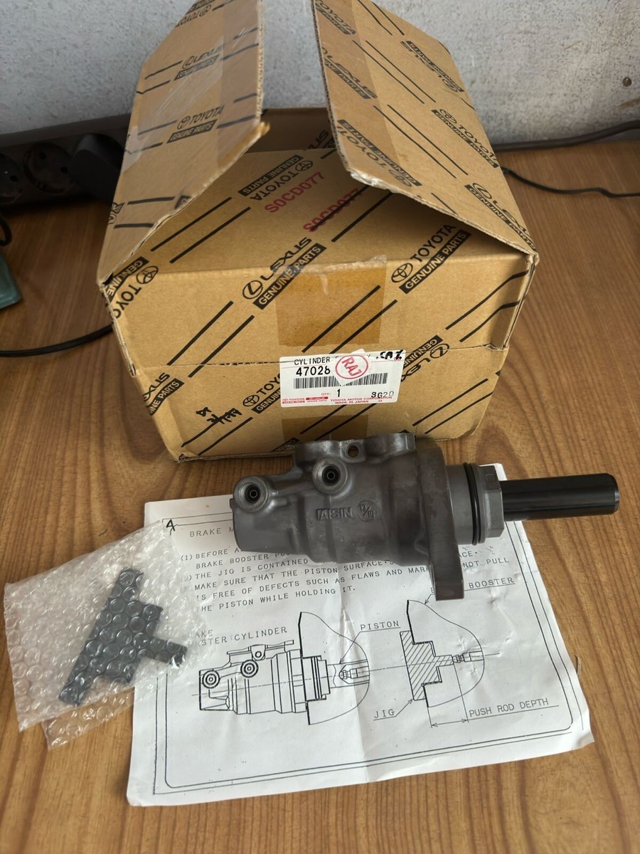 Genuine Brake Master Cylinder Sub Assy Lexus RX 300 330 350 Genuine Brake Master Cylinder Sub Assy Lexus RX 300 330 350