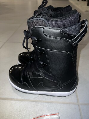 Nike SB Vapen Snowboard boots Women's size 7 447124-002 Brand New