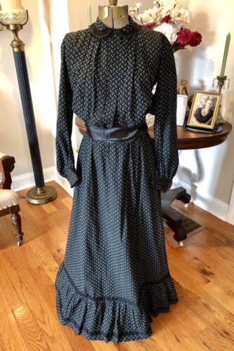 Antique calico dress - Gem Antique calico dress - Gem
