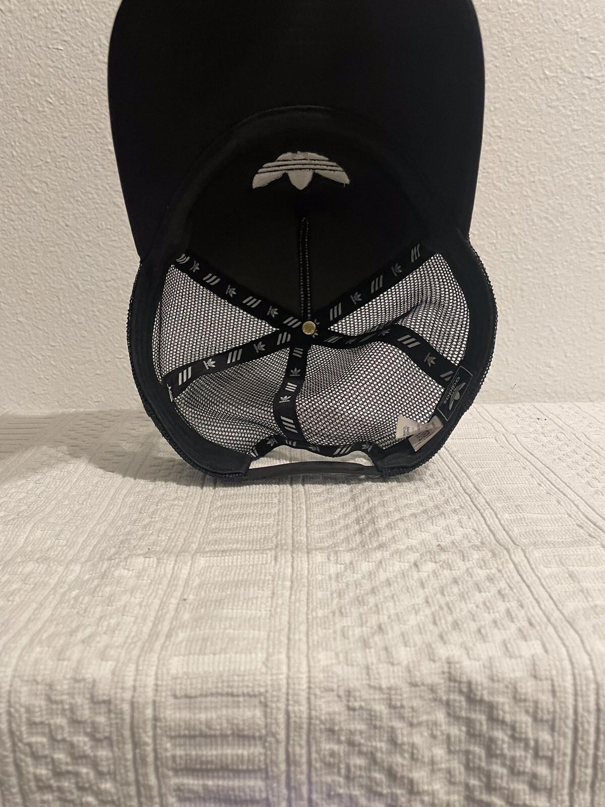 adidas Originals Unisex Trefoil Trucker Hat, Black and White, SnapBack