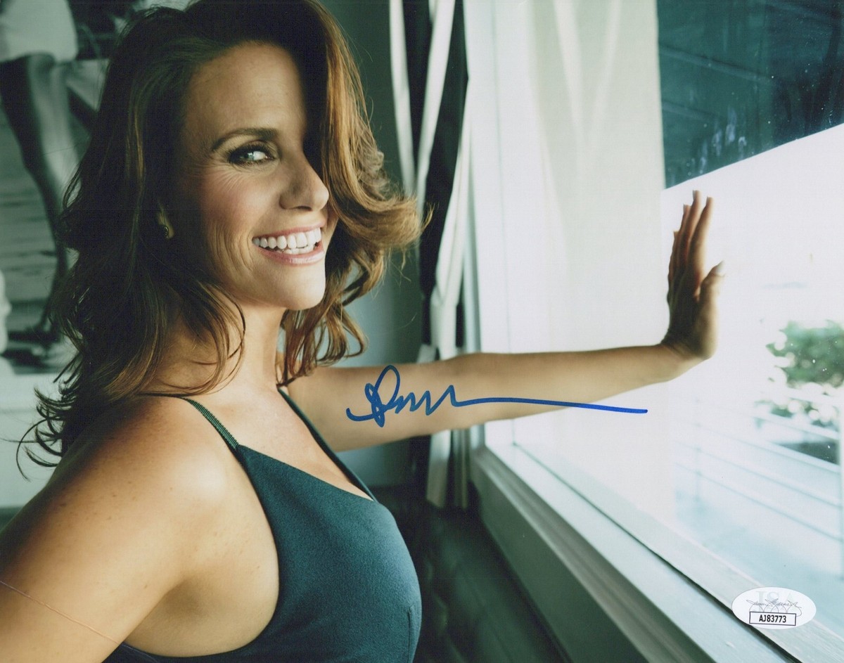 AMY LANDECKER Signed 8X10 Photo Sarah Pfefferman TRANSPARENT