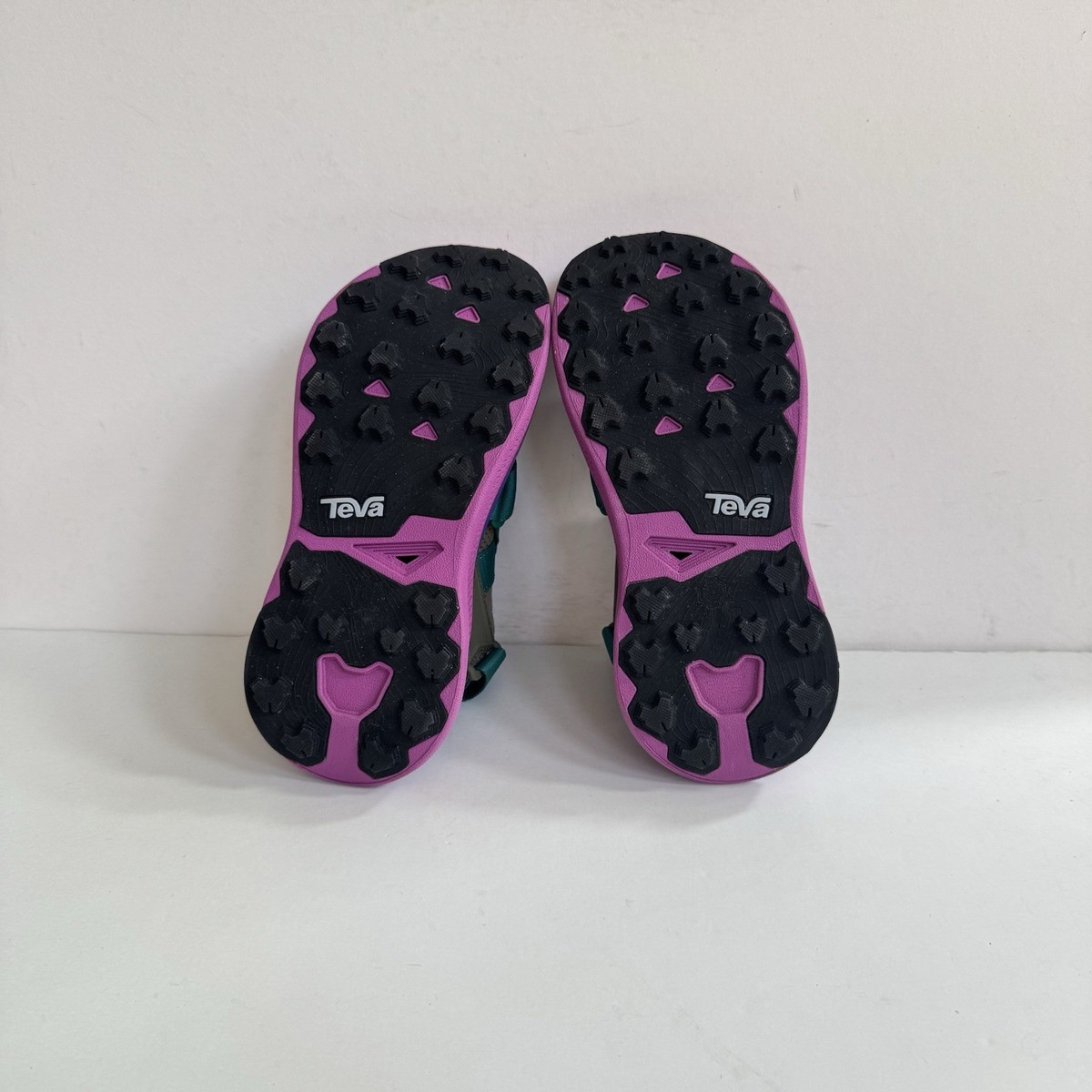 TEVA WOMEN AVENTRAIL BURNT OLIVE/ VIVID VIOLET SPORTS SANDALS US 8