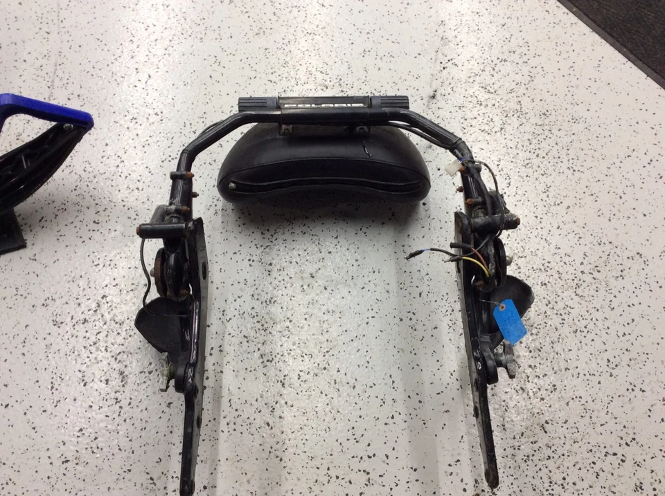 Polaris 2003 Used OEM Complete Backrest Passenger 2-Up  CLASSIC 600 Gen 2 OEM - Image 4 of 4