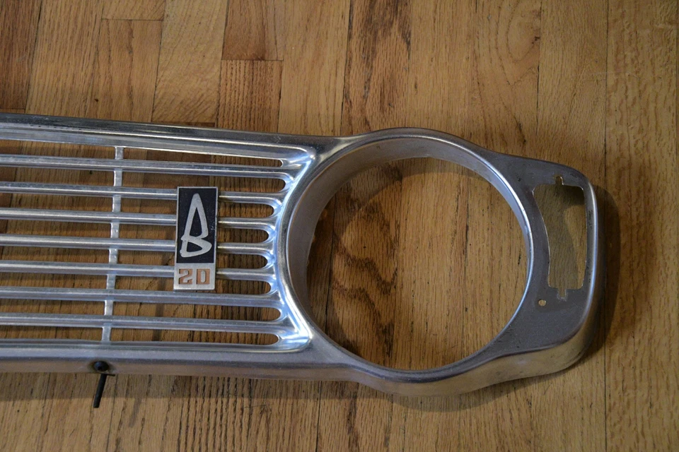 Rejilla radiador aluminio Volvo 142 144 145 144GL 142S 1967-1971, emblema B-20 Foto 3 de 4