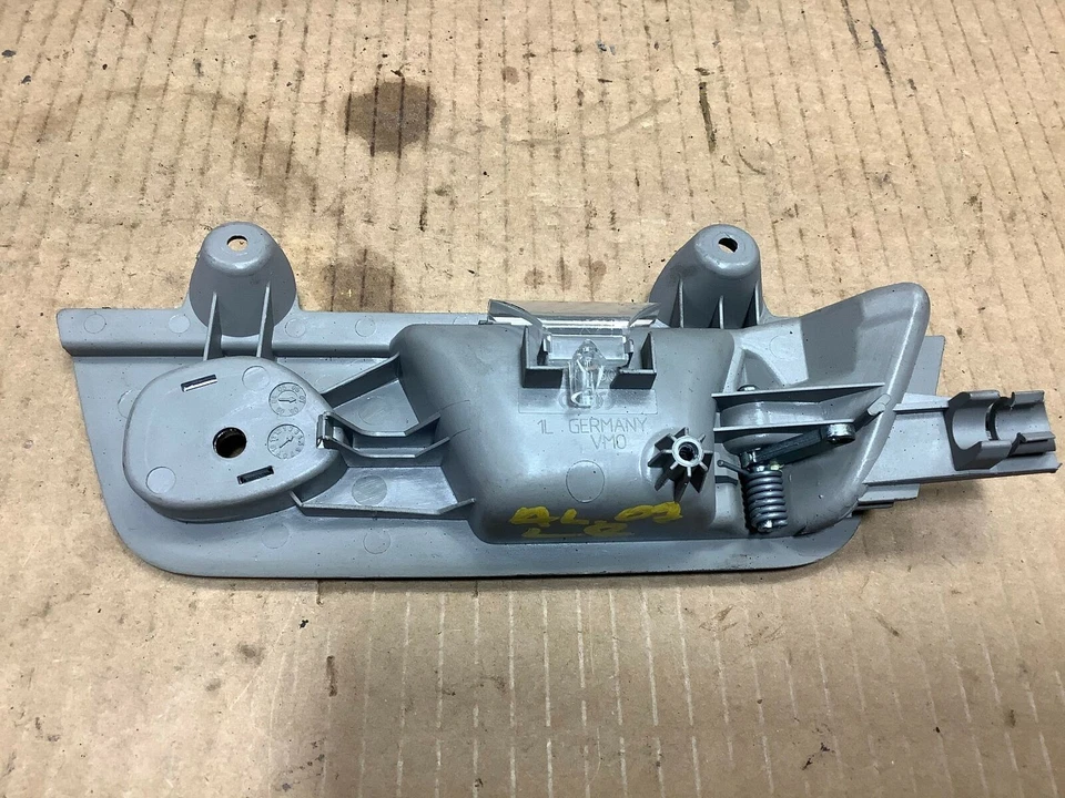 AUDI A4 B7 2007 sedán quattro trasero izquierdo lado del conductor interior manija de puerta OEM+ Foto 3 de 4