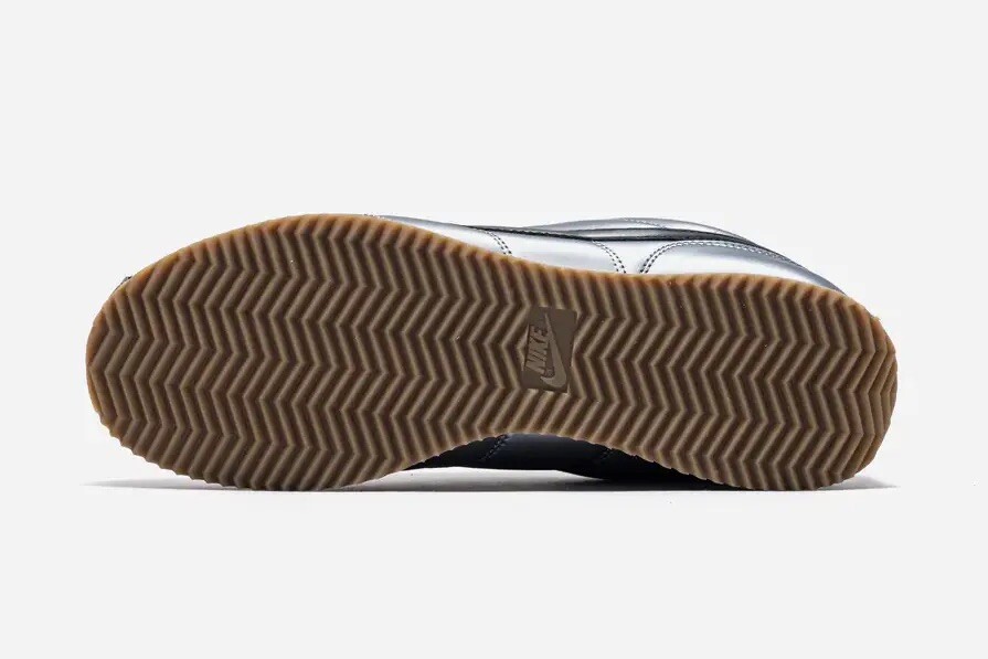 Nike Cortez Leather SE Metallic Cool Grey Black HQ3490-099 Nike Cortez Leather SE Metallic Cool Grey Black HQ3490-099